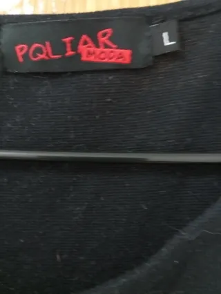 Camisola negra con estampado blanco