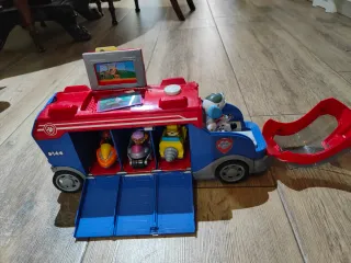 Camión Patrulla Canina