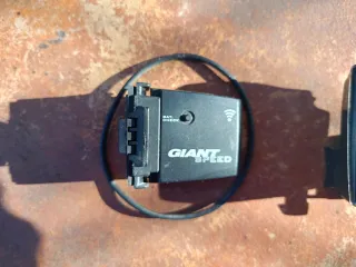 Cuentakilómetros Giant AXACT 130