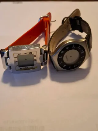 Orologi da polso al quarzo nero e arancione