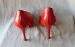 Tacones Peep Toe TED BAKER Rojos Charol.