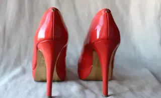 Tacones Peep Toe TED BAKER Rojos Charol.