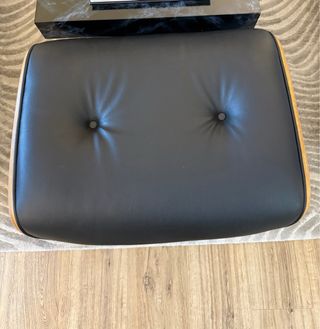 Otomana Eames Lounge Chair Piel Negra