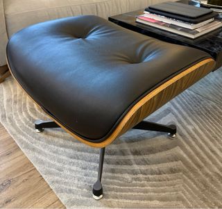 Otomana Eames Lounge Chair Piel Negra