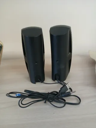 Altavoces Trust Negro y Blanco