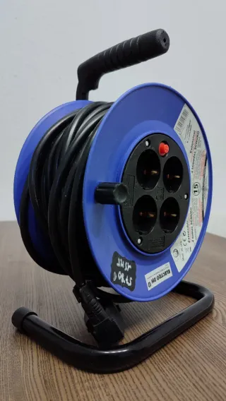 Enrollacables 4 tomas SCHUKO