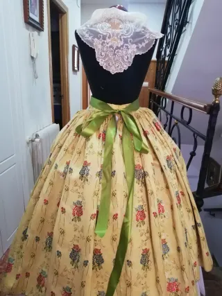 Falda Fallera Niña 8 Años con Manteletas