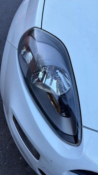 Pulido profesional de faros a domicilio  Foto real