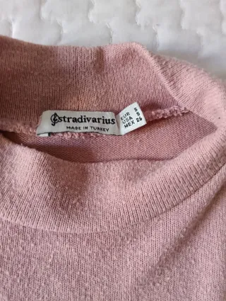 Blusa Stradivarius rosa manga abullonada