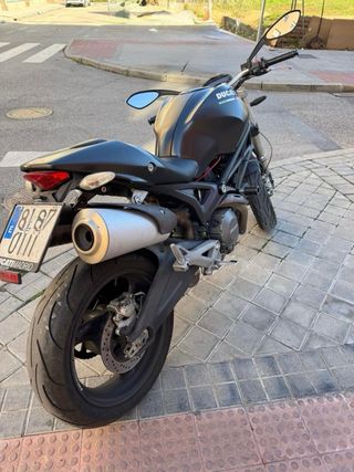 Ducati Monster 696 A2