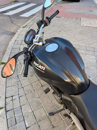 Ducati Monster 696 A2