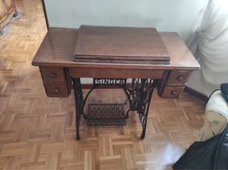 Máquina de coser Singer antigua