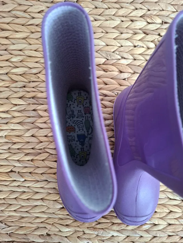Botas de agua moradas infantiles