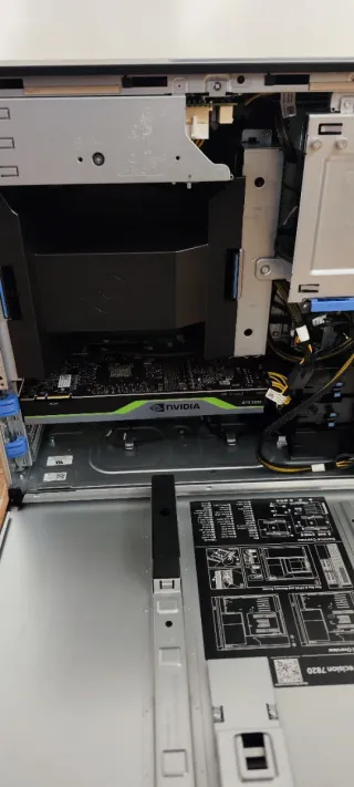 Computer Tower Dell Precision 7820 workstation