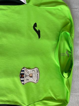 Chaqueta deportiva Joma blanca y azul