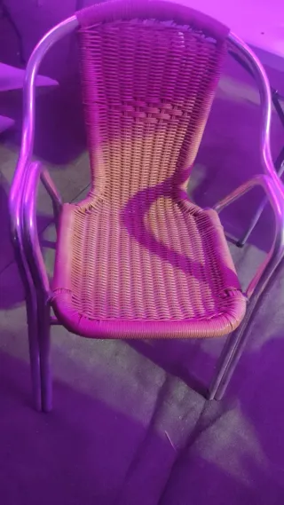 Sillas a 4€/unidad. 79 sillas. Todo el pack 250€