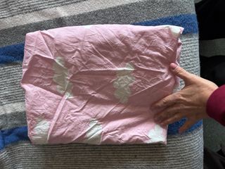 Sábanas y cojín Cuna Estrellas y Nubes Rosas