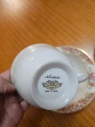 Juego 2 tazas y platos de porcelana