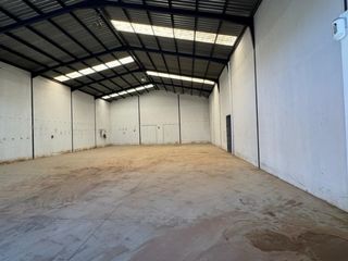 Alquilo nave en Alzira