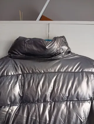 Plumífero largo plateado mujer