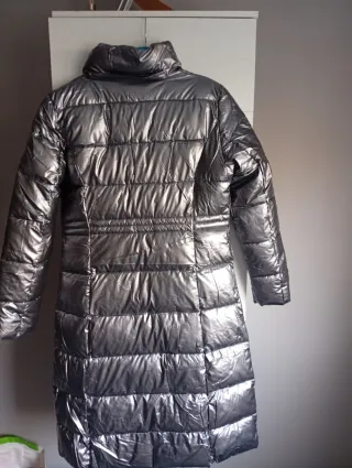 Plumífero largo plateado mujer