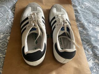 Zapatillas Adidas Blancas y Grises