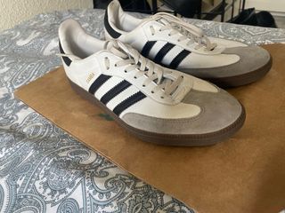 Zapatillas Adidas Blancas y Grises