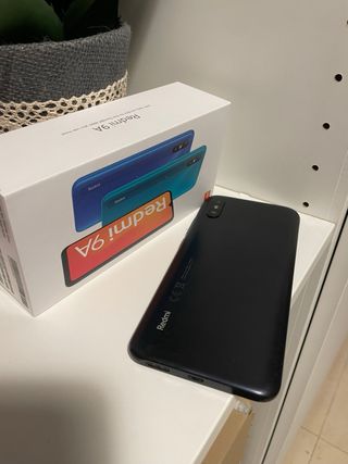 Xiaomi Redmi 9A con funda protectora