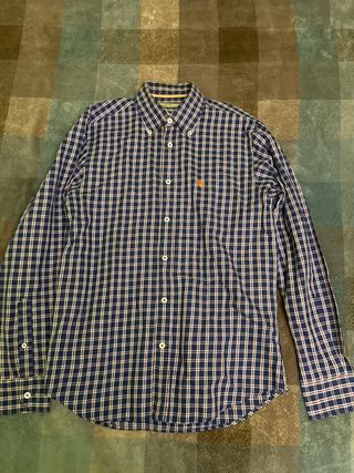 Camisa de cuadros azul y blanca