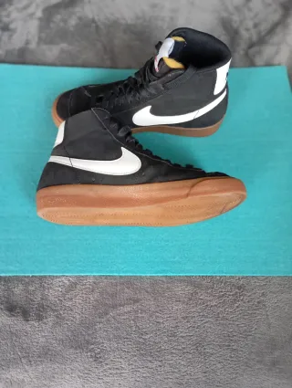 Zapatillas Nike Negras y Marrones blazers