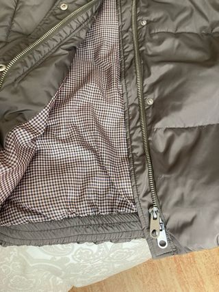 Anorak verde aceituna con capucha