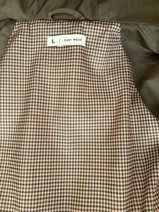 Anorak verde aceituna con capucha