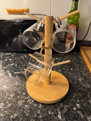Colgador de tazas de café de madera