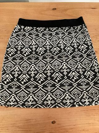 Falda corta geométrica