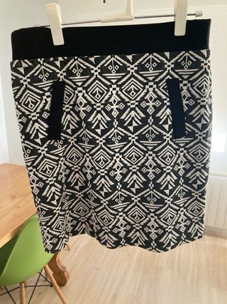 Falda corta geométrica