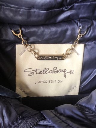 Piumino blu con cappuccio