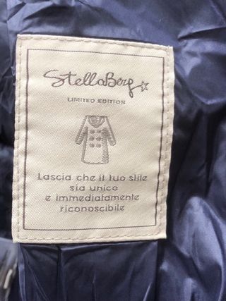 Piumino blu con cappuccio