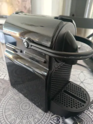 Cafetera Nespresso Negra
