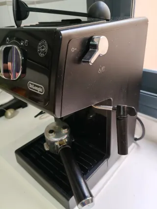 Cafetera DeLonghi Negra