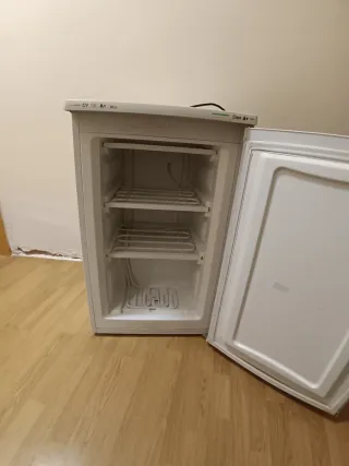 Congelador Vertical CV 131 Clase A+