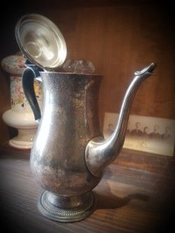 Vintage cafetera o tetera estilo vintage