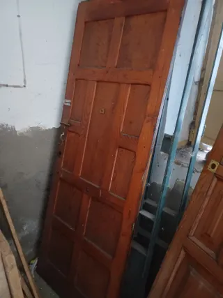 Puertas entada madera maciza antiguas