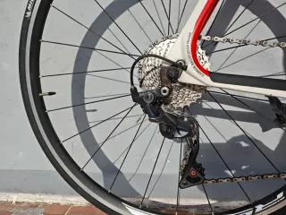 Bicicleta de carretera CKT Roja y Blanca