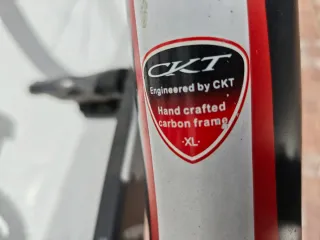 Bicicleta de carretera CKT Roja y Blanca