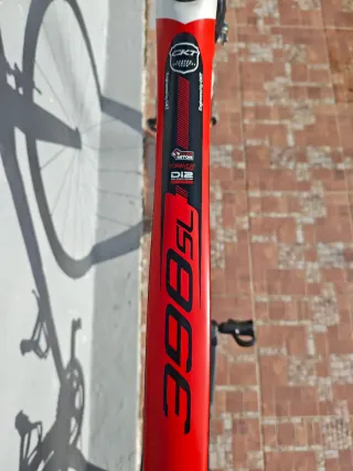 Bicicleta de carretera CKT Roja y Blanca