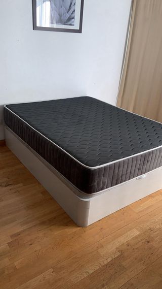 Cuna blanca para bebé