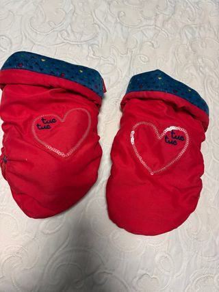 Guantes Tuc Tuc Carro Bebé Corazón Rojo