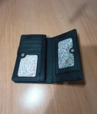 Cartera azul estilo cocodrilo