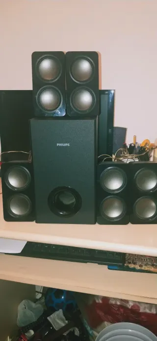 Conjunto 6 altavoces Philips negros