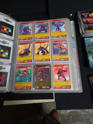 Álbum de cartas Invizimals Desafíos Ocultos